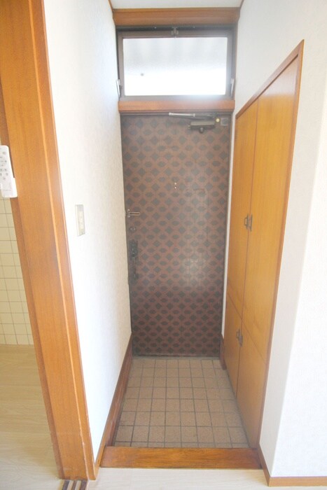 物件内観写真14　(玄関)