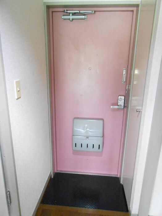 物件内観写真12　(玄関)