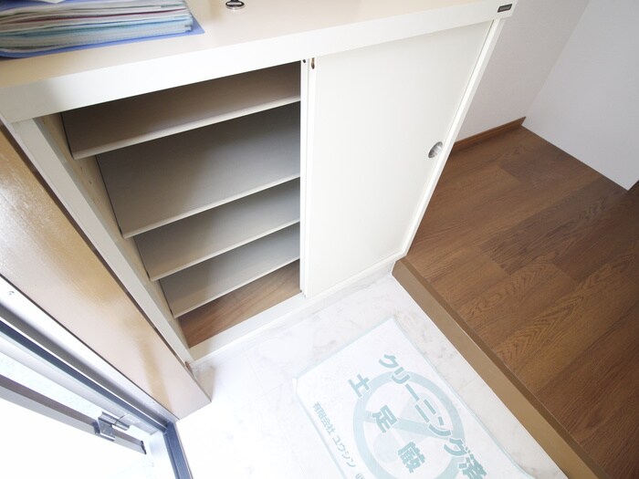 物件内観写真16　(靴箱)