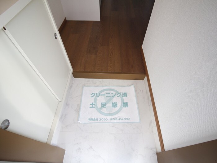 物件内観写真17　(玄関)