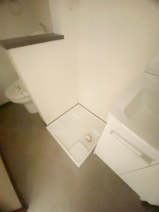 物件内観写真15　(洗濯機置場)