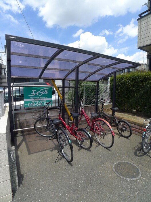 物件外観写真3　(駐輪場)