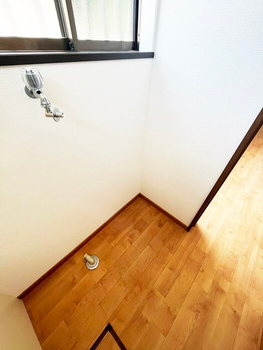 物件内観写真12　(洗濯機置場)