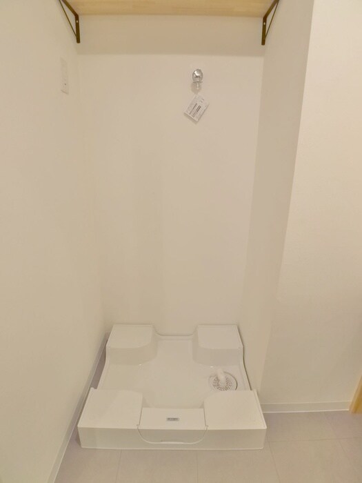 物件内観写真14　(洗濯機置場)