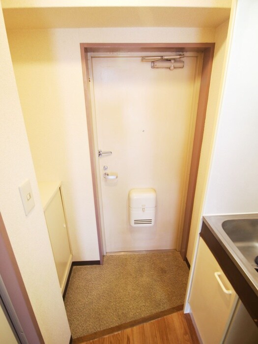 物件内観写真7　(玄関)