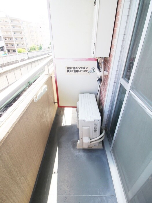 物件内観写真16　(洗濯機置場)