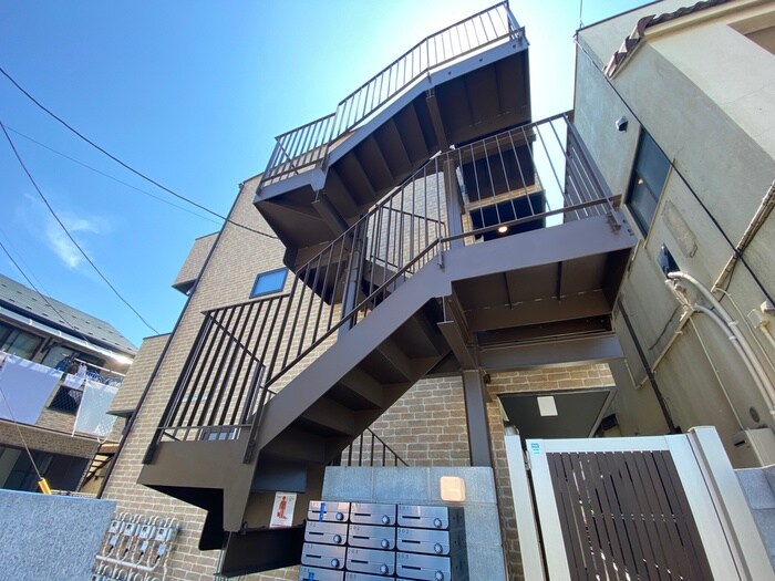 物件外観写真3　(エントランス部分)