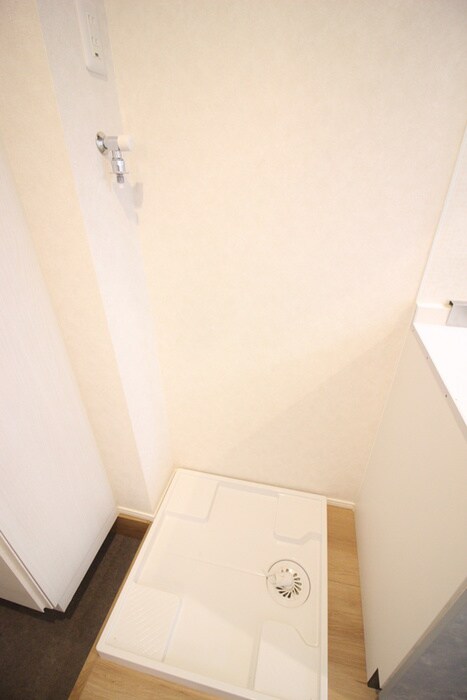 物件内観写真12　(洗濯機置場)