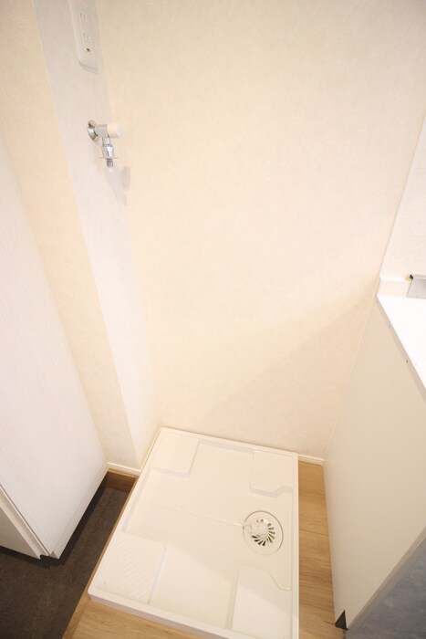 物件内観写真16　(洗濯機置場)