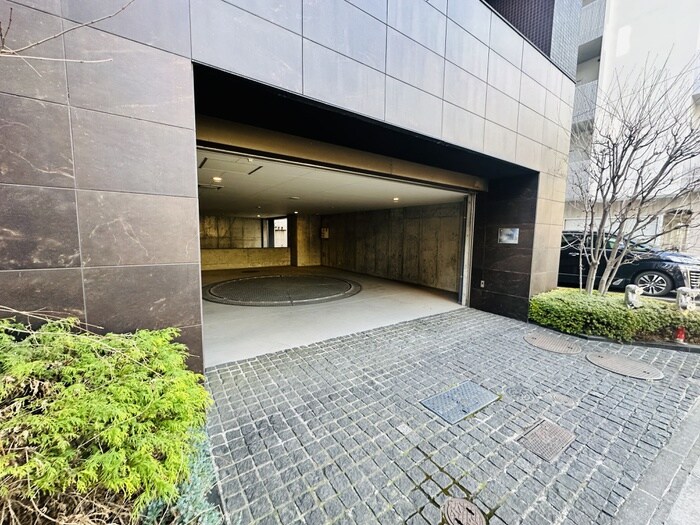 物件外観写真4　(駐車場)