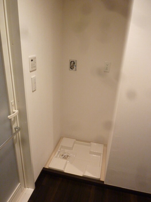 物件内観写真22　(洗濯機置場)