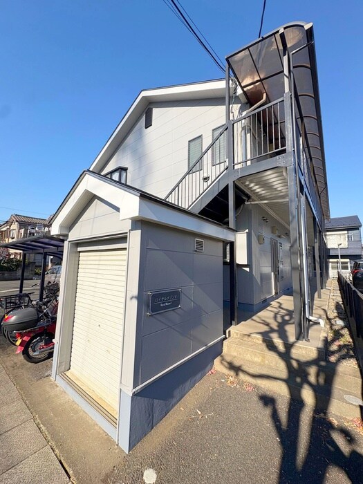 物件外観写真2　(エントランス部分)