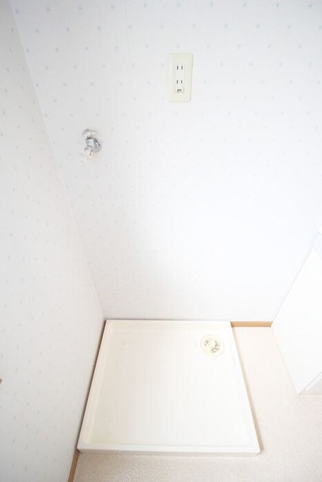 物件内観写真13　(洗濯機置場)