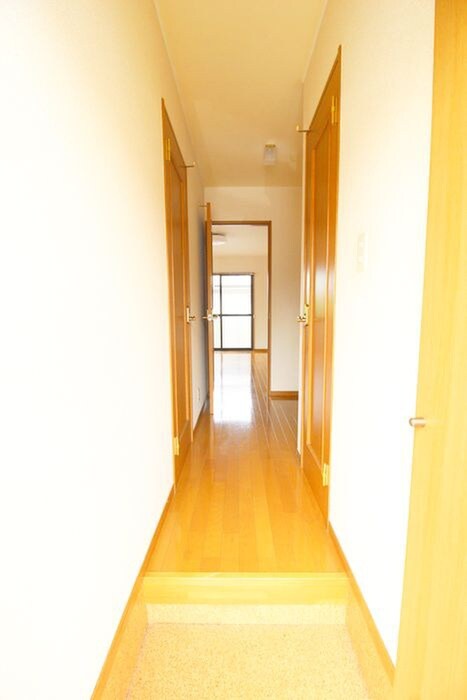 物件内観写真15　(廊下)