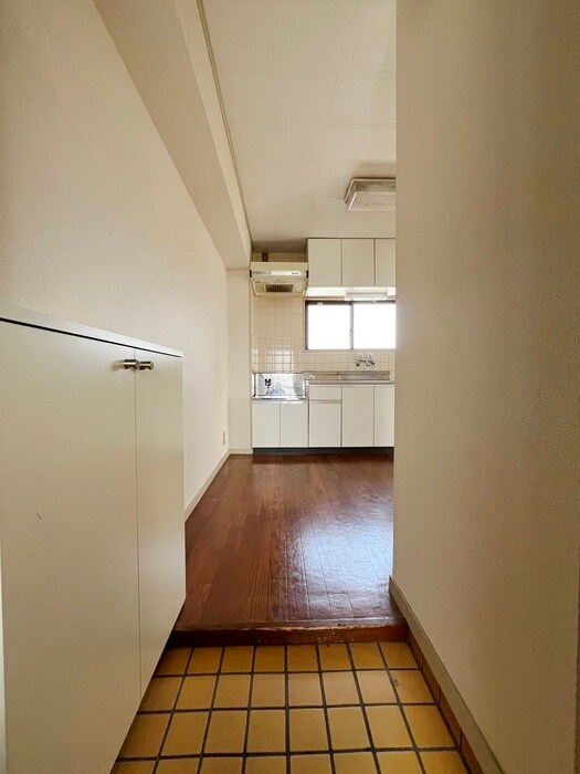 物件内観写真20　(廊下)