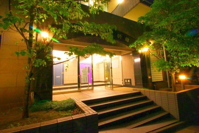 物件外観写真2　(エントランス部分)