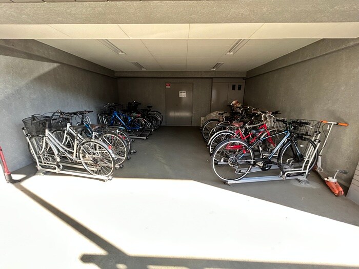 物件外観写真4　(駐車場)