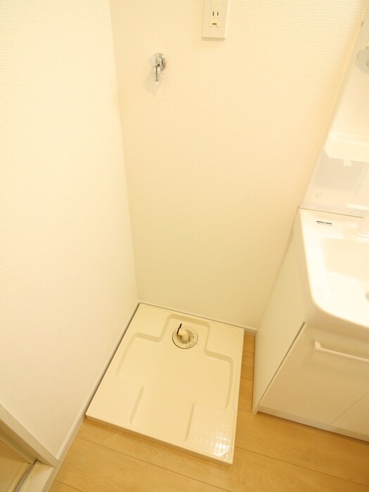 物件内観写真12　(洗濯機置場)