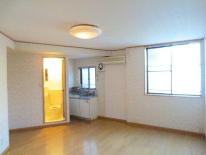 物件内観写真3　(居室)