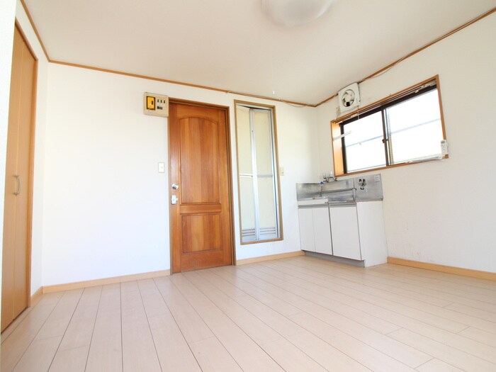 物件内観写真4　(居室)