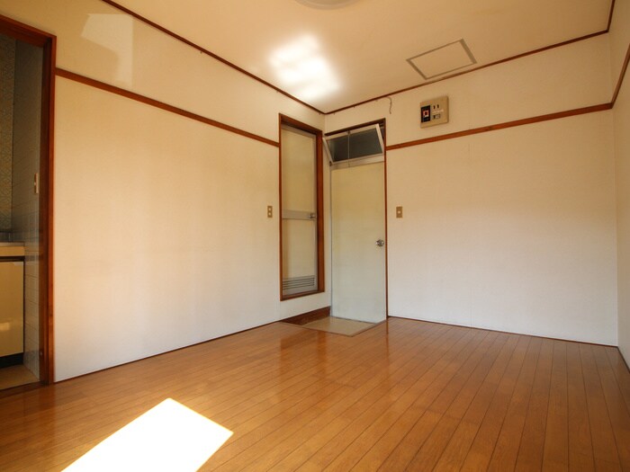 物件内観写真9　(居室)