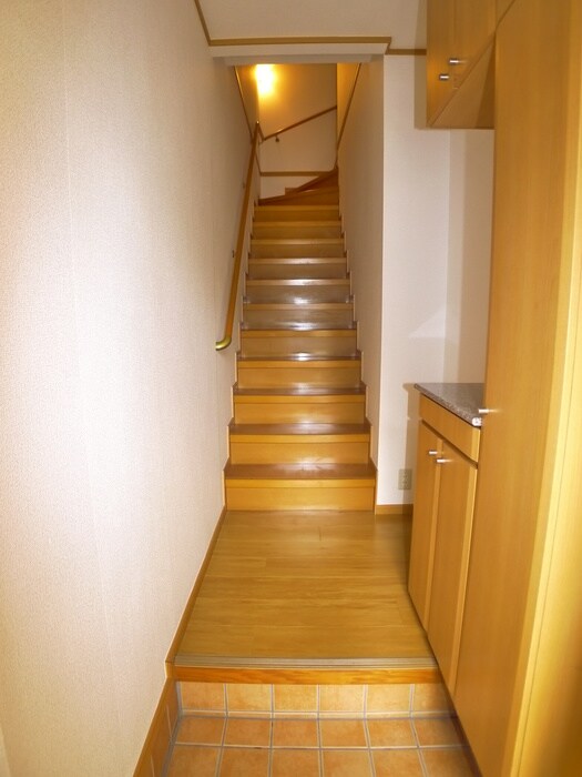 物件内観写真7　(玄関)