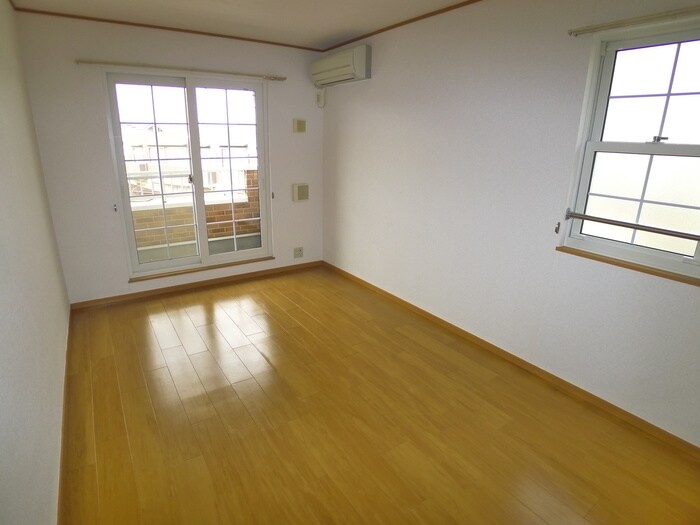 物件内観写真11　(室内からの展望)