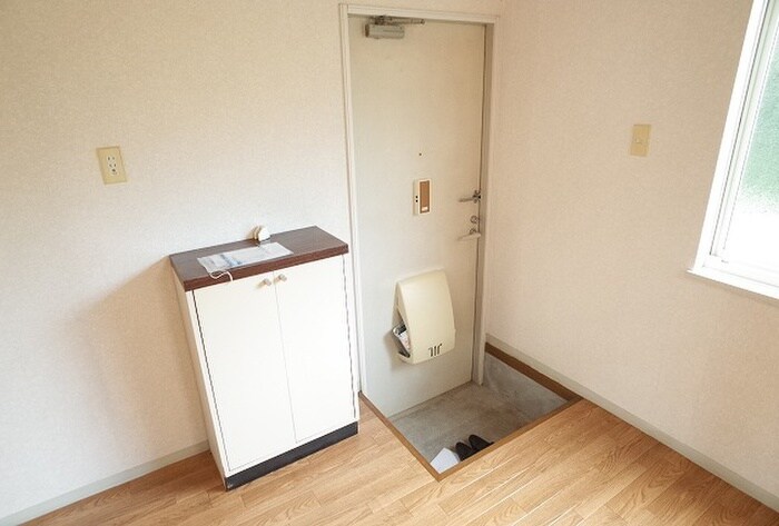 物件内観写真13　(玄関)