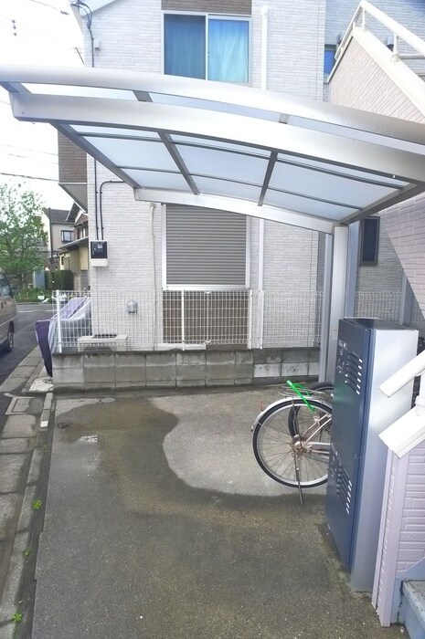 物件外観写真5　(駐輪場)