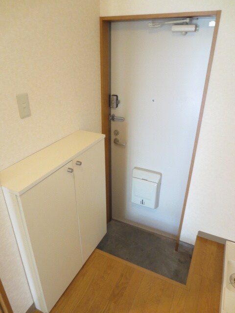 物件内観写真15　(玄関)