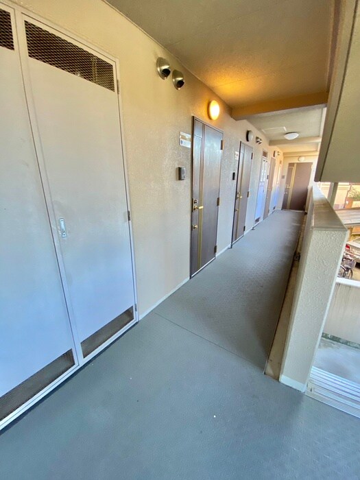 物件外観写真6　(エントランス部分)