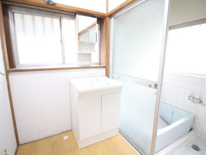 物件内観写真10　(洗面)