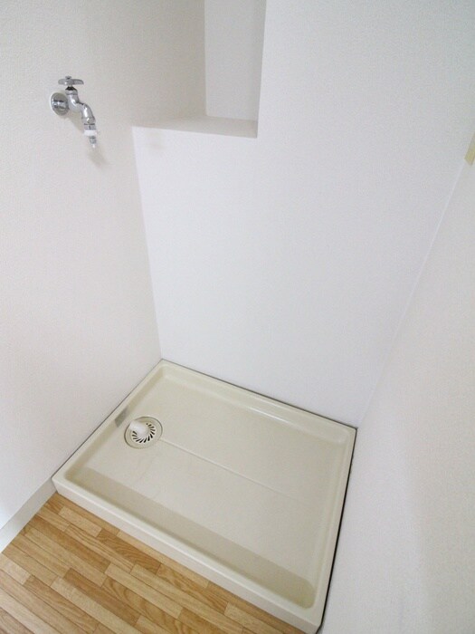 物件内観写真14　(洗濯機置場)