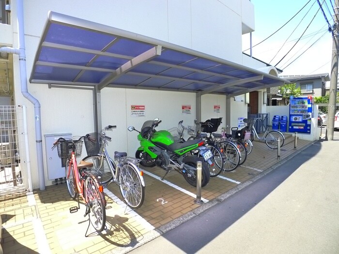 物件外観写真3　(駐輪場)