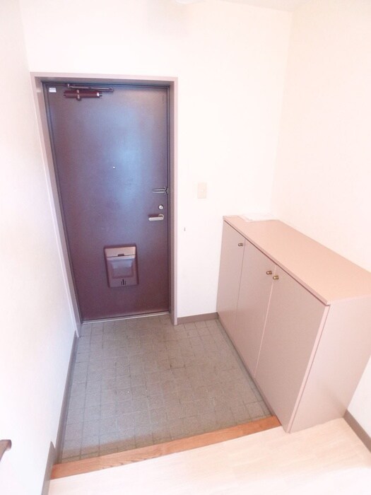 物件内観写真14　(玄関)