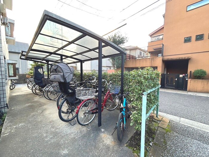 物件外観写真6　(駐輪場)