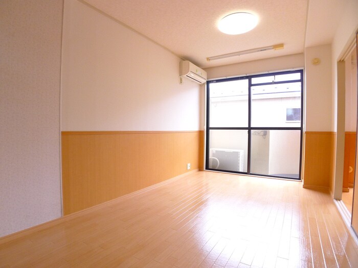 物件内観写真4　(居室)