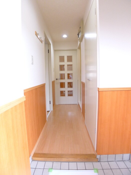 物件内観写真8　(玄関)