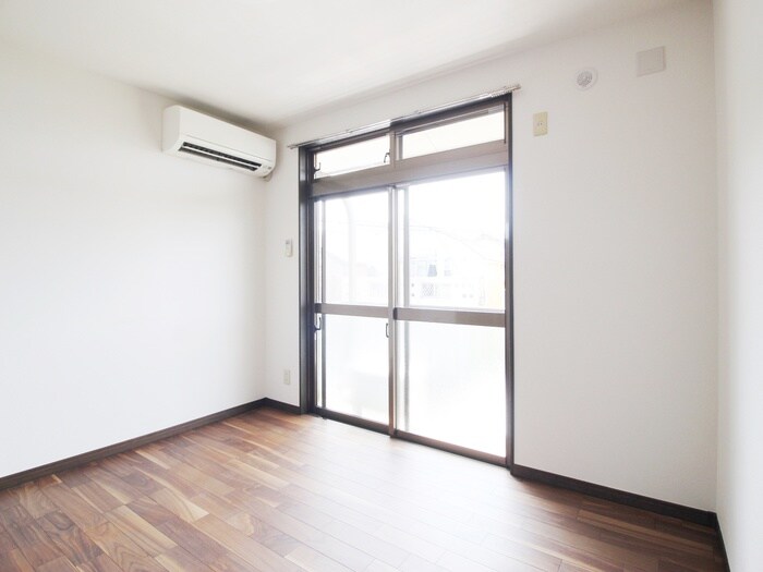 物件内観写真5　(居室)