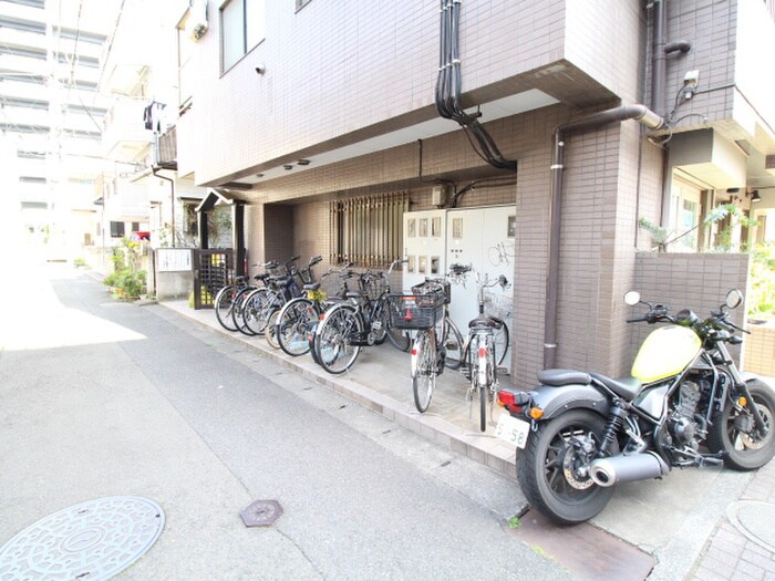 物件外観写真5　(駐輪場)