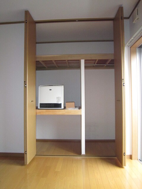 物件内観写真10　(収納)