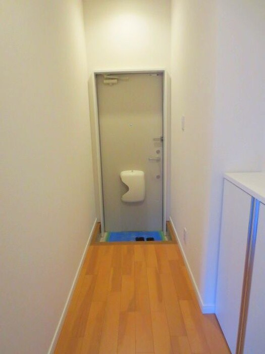 物件内観写真11　(玄関)