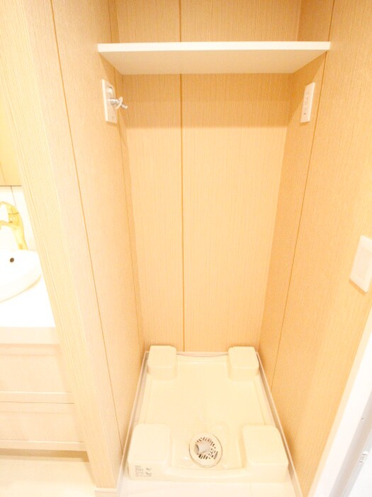 物件内観写真12　(洗濯機置場)