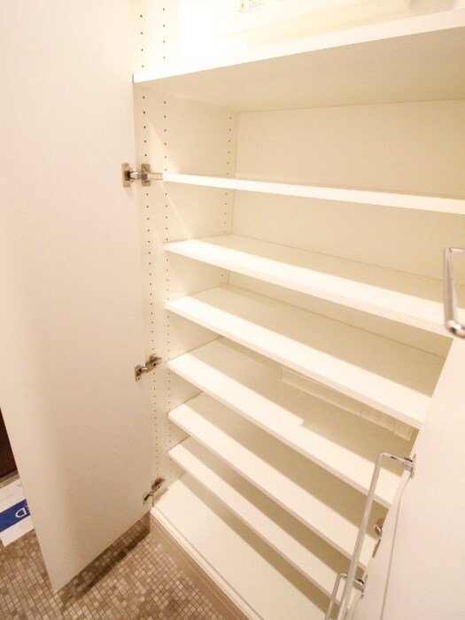 物件内観写真17　(収納)