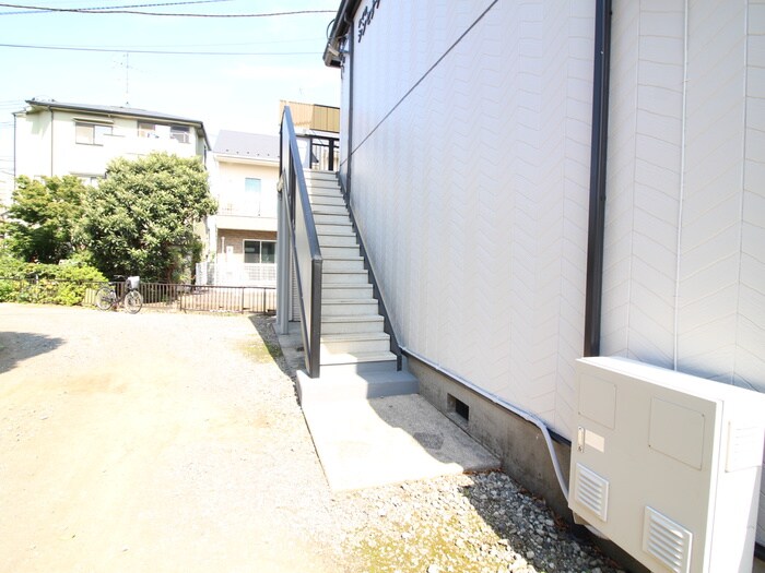 物件外観写真6　(エントランス部分)