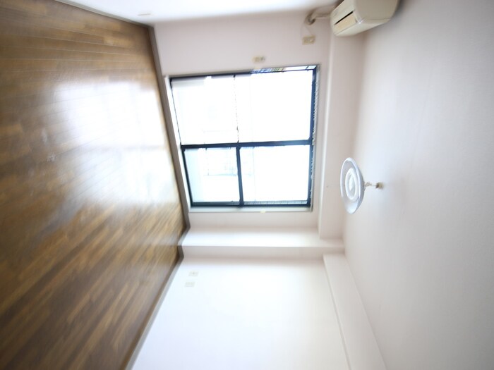 物件内観写真4　(居室)