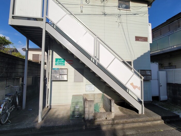 物件外観写真6　(エントランス部分)