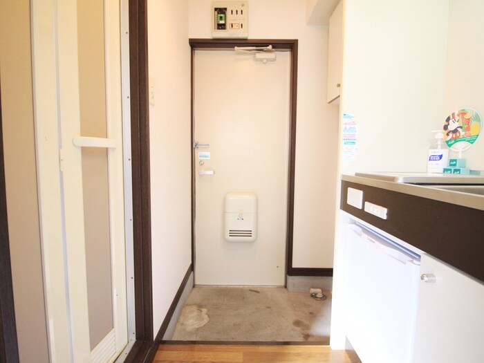 物件内観写真15　(玄関)