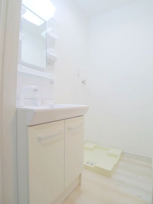 物件内観写真17　(洗濯機置場)