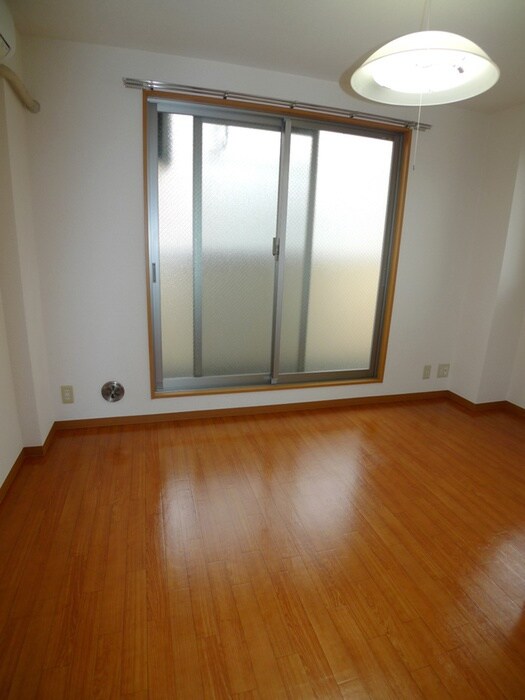 物件内観写真9　(室内からの展望)